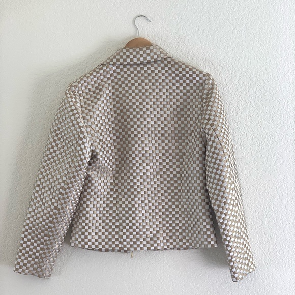 Liz Claiborne Tan and White Bomber Jacket with Quilted Design - Picture 6 of 9